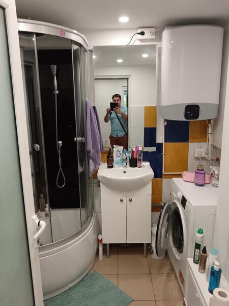 Eroii Revolutiei chiar langa metrou